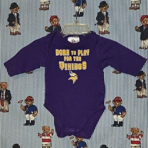 Born To Play For The Vikings NFL Team Apparel 0-3 Months Onesie
